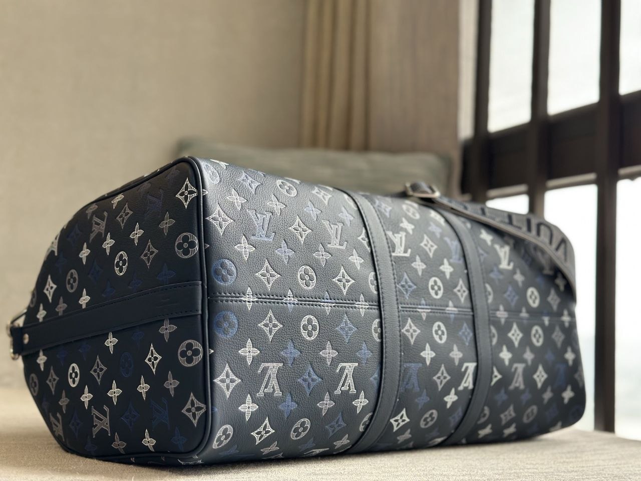 1V Keepall Bandoulière 50 — Blue image 7