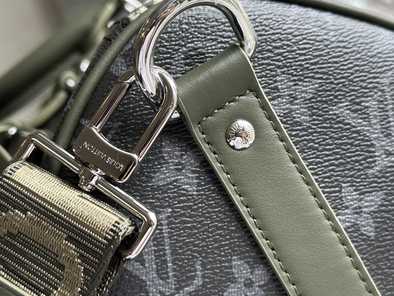1V Keepall Bandoulière 45 — Black-Green image 4