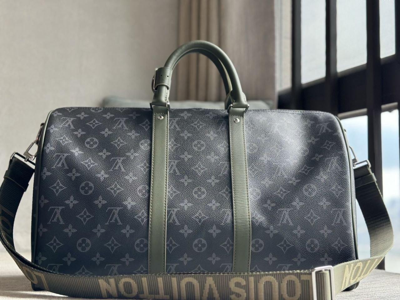 1V Keepall Bandoulière 45 — Black-Green image 8