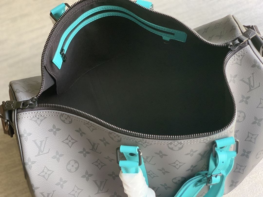 1V Keepall Bandoulière 45 — Silver-Light Blue image 3