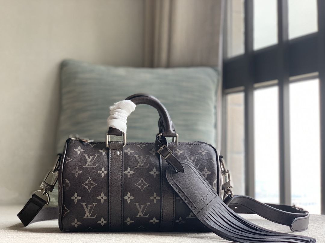 1V Keepall Bandoulière 25 — Black image 3