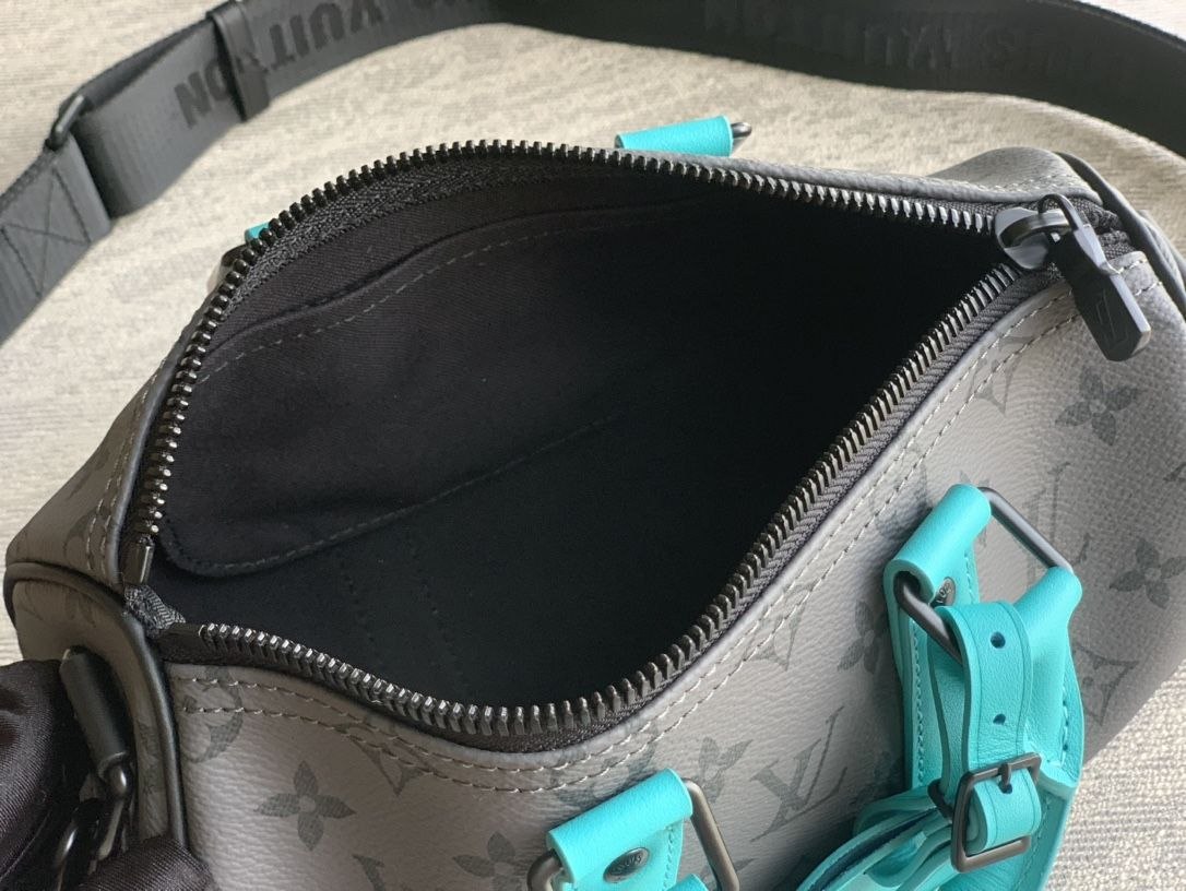 1V Keepall Bandoulière 25 — Silver-Light Blue image 8