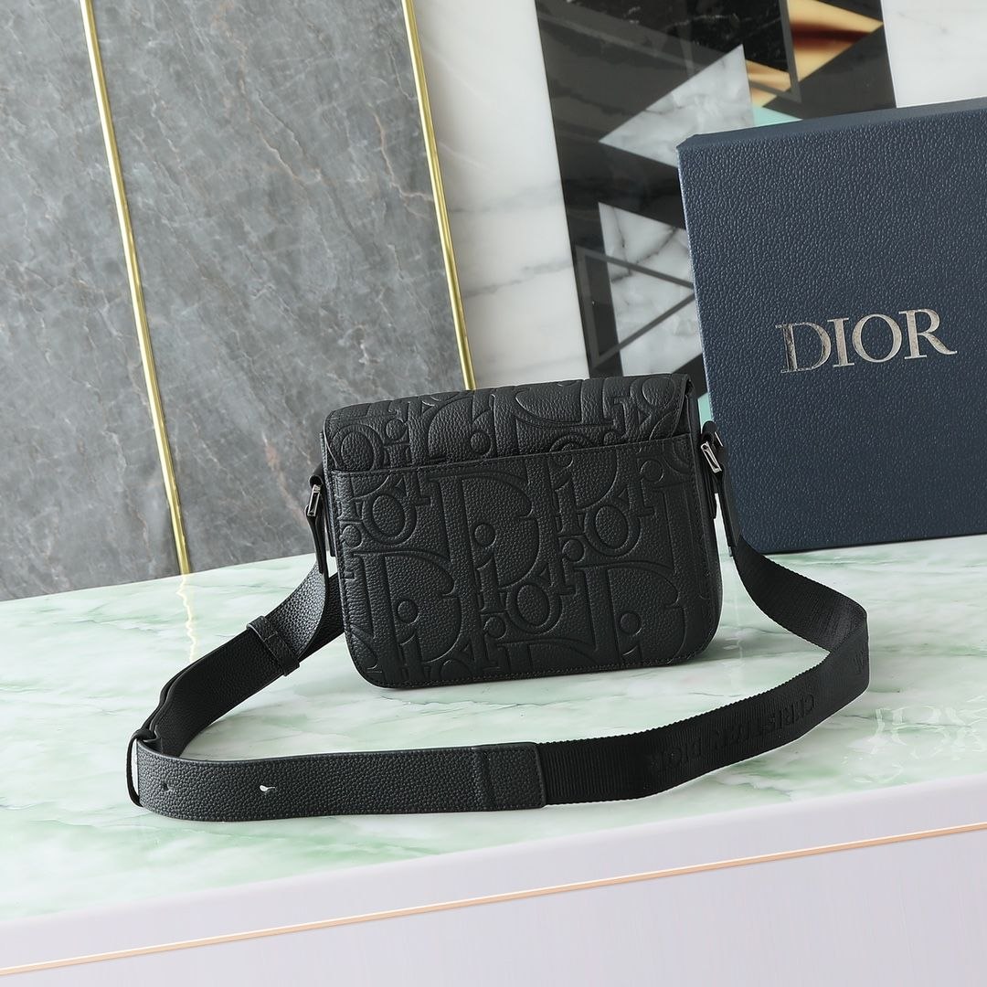 D1or Gravity Saddle Messenger image 3