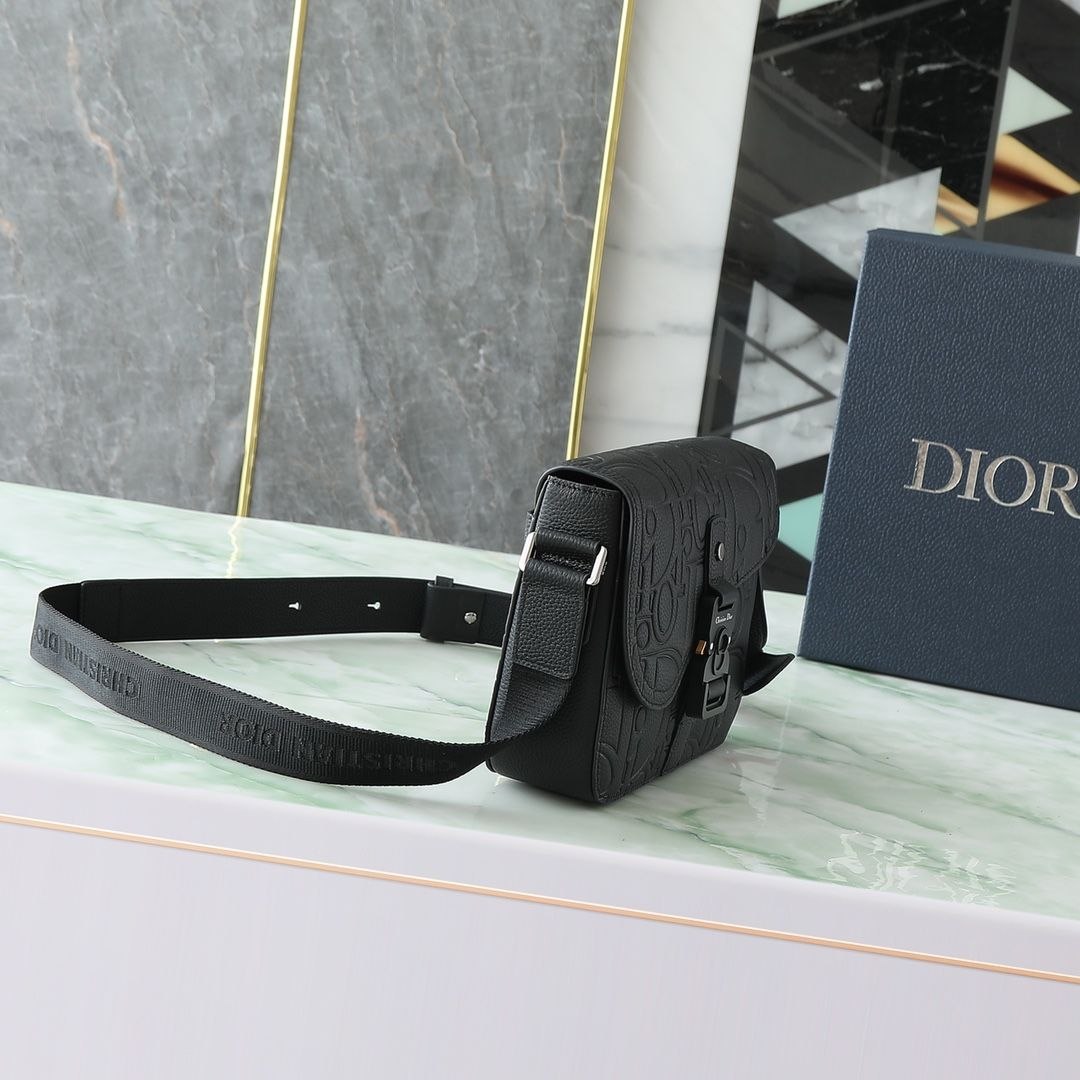 D1or Gravity Saddle Messenger image 4