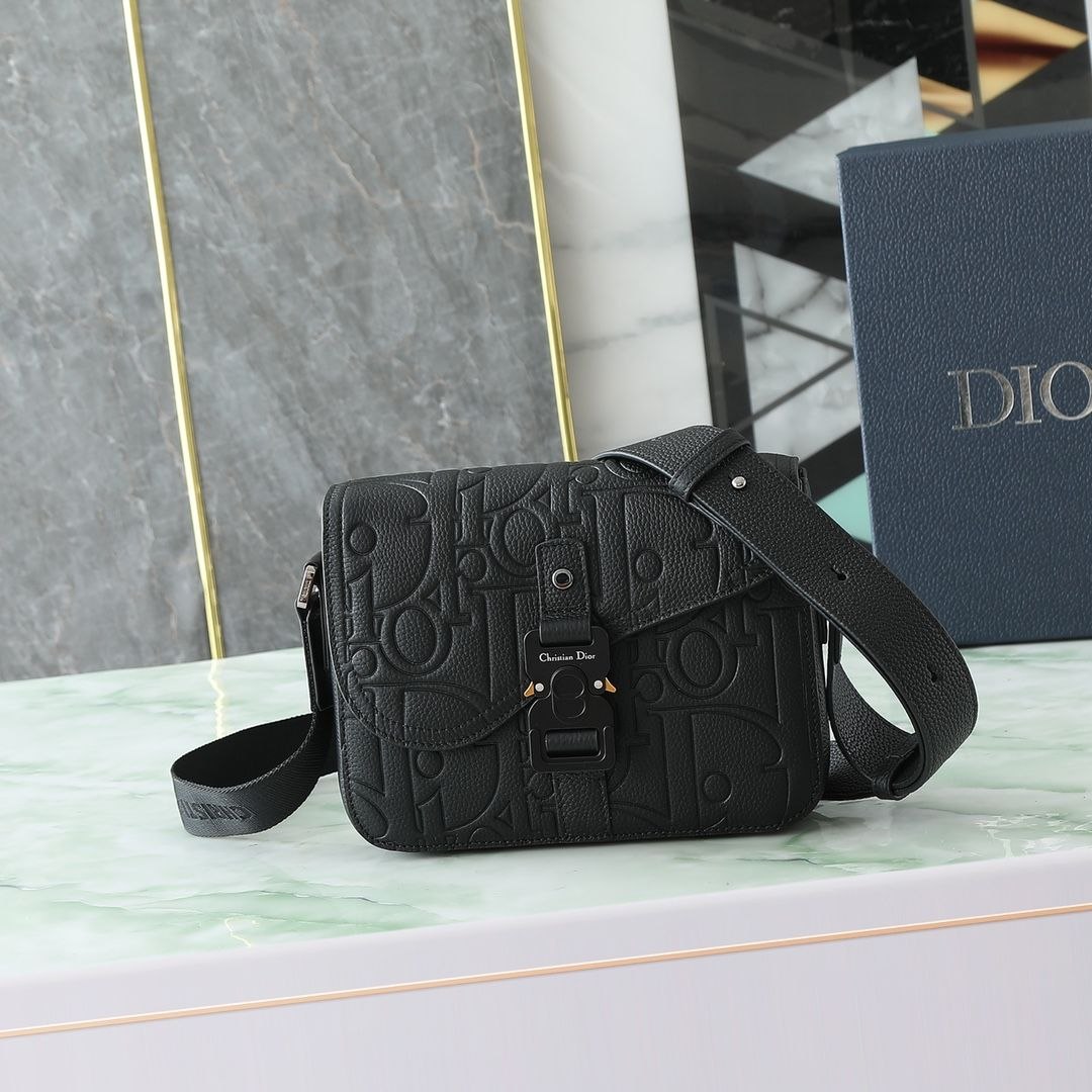 D1or Gravity Saddle Messenger image 5