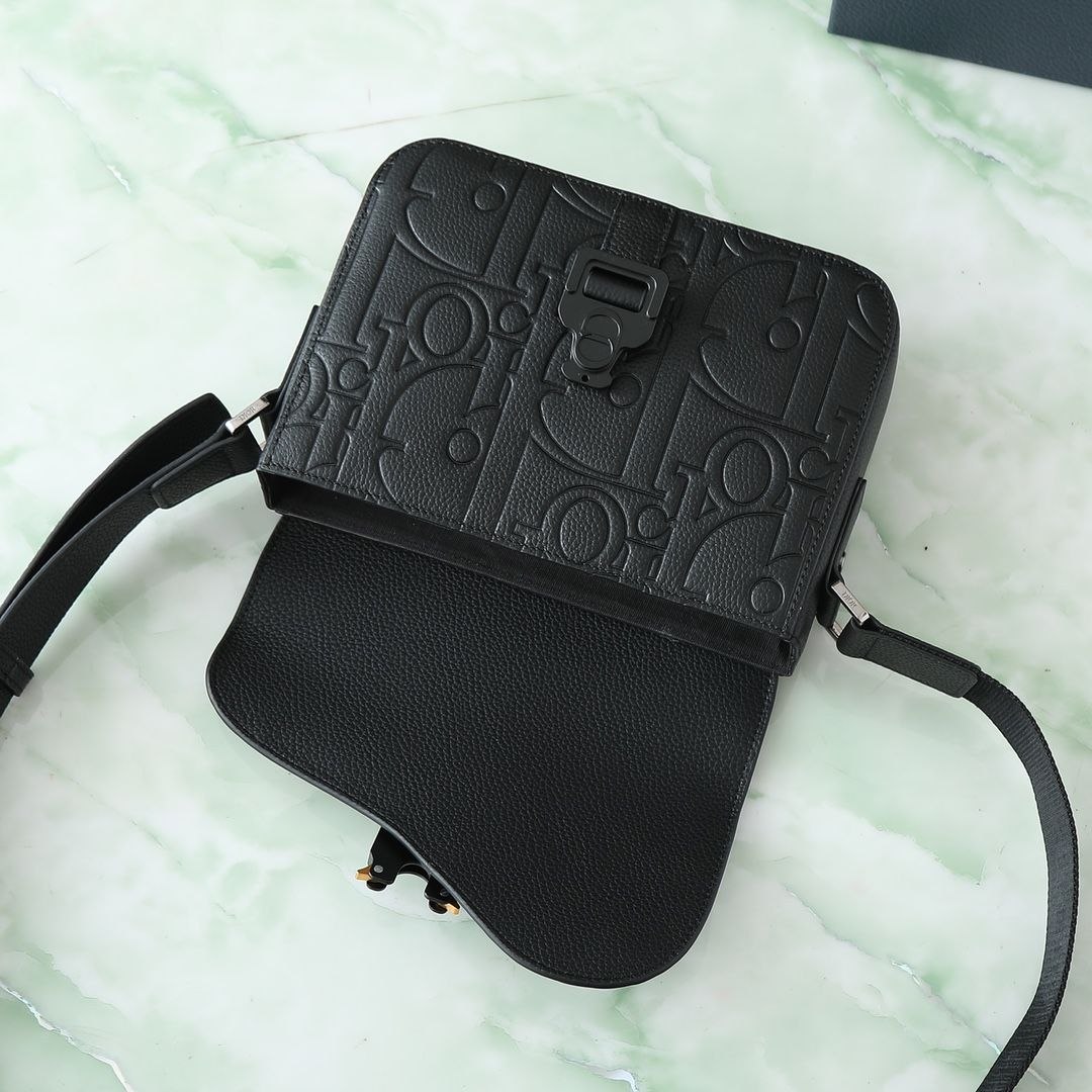 D1or Gravity Saddle Messenger image 8