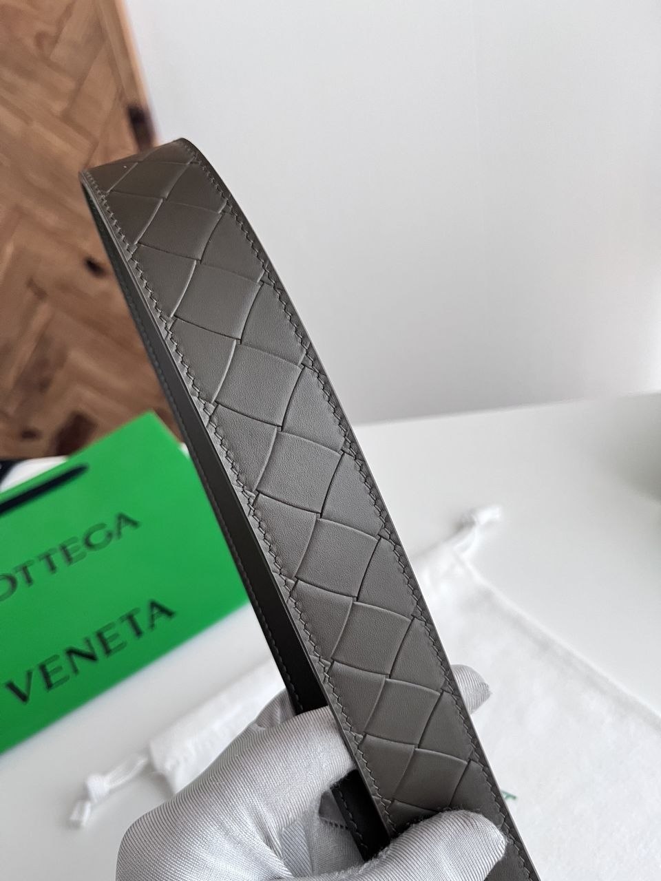 BV Intrecciato Stamp — Gunmetal · Green image 2