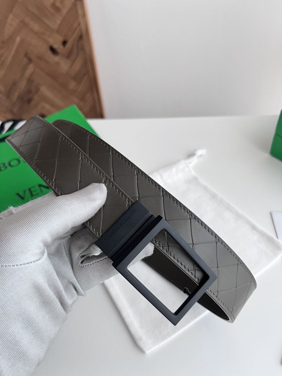 BV Intrecciato Stamp — Gunmetal · Green image 5