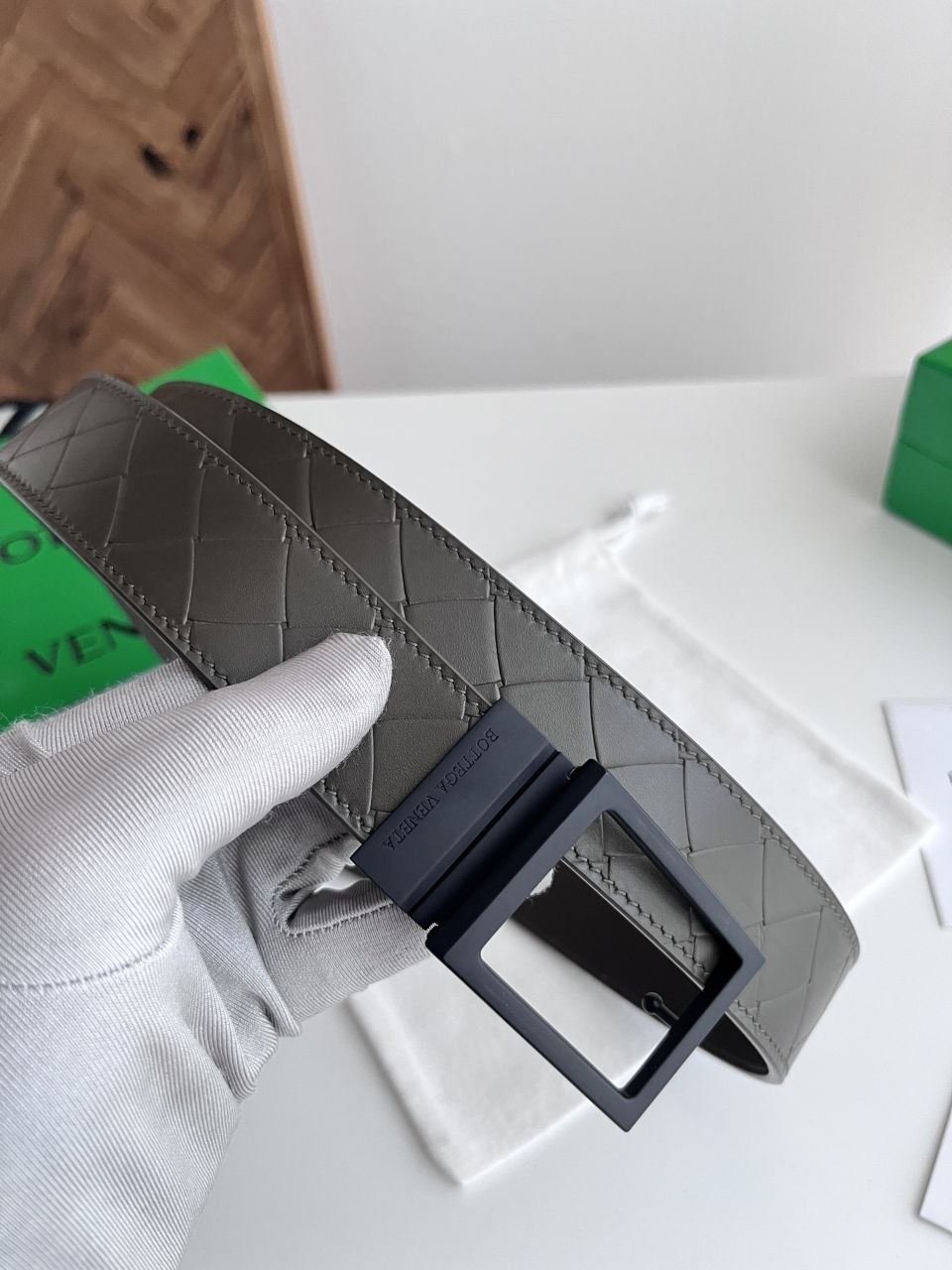 BV Intrecciato Stamp — Gunmetal · Green image 6